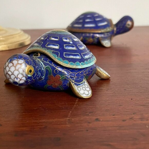 Vintage REAL CLOISONNÉ turtle trinket box, miniature. Collectible art. 3 inches - Picture 3 of 9